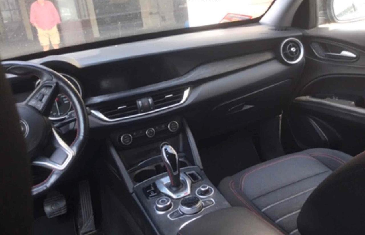 Alfa Romeo Stelvio 2.2 Turbodiesel 190 CV AT8 RWD Executive