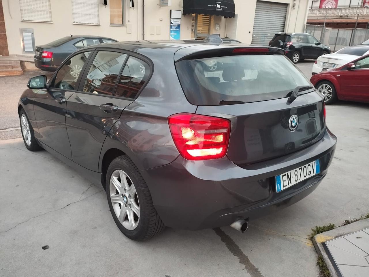 Bmw Serie 1 116d 5p. Unique