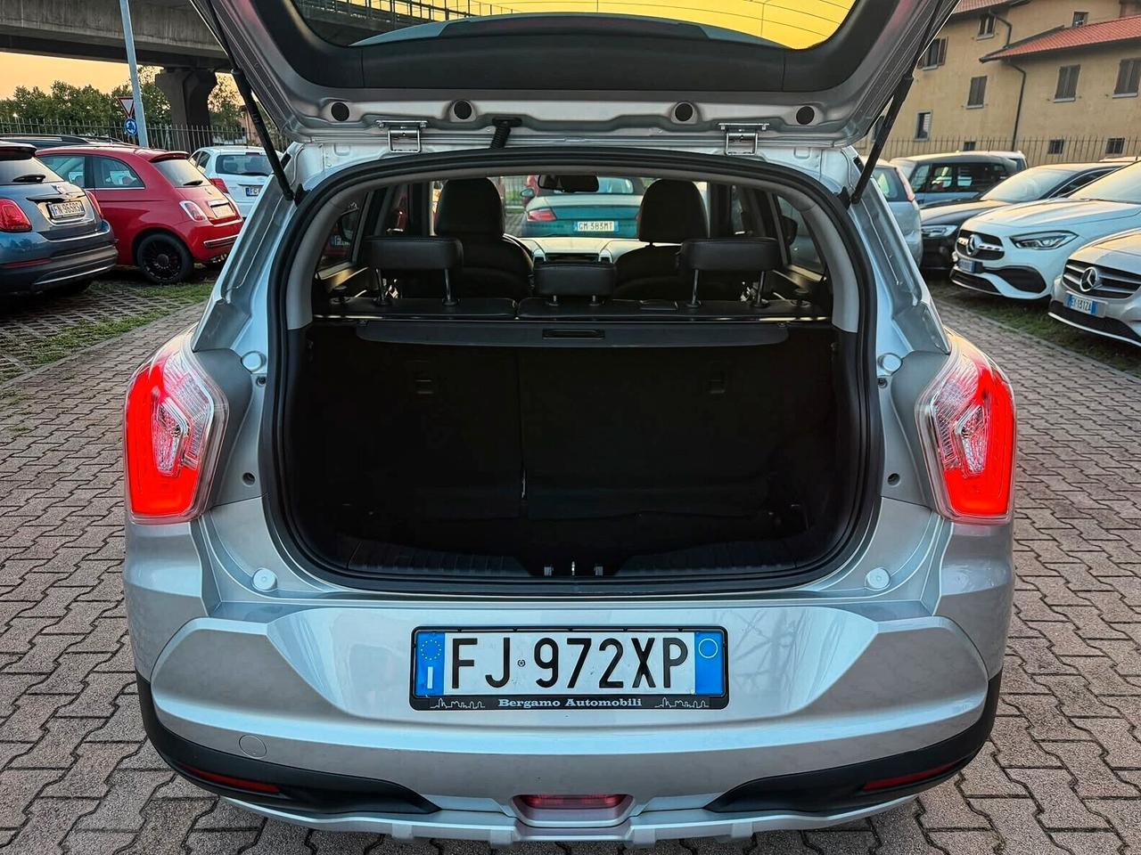 Ssangyong Tivoli 1.6d 2WD Be Hot Aebs TELECAMERA POSTERIORE CRUISE OK NEOPATENTATI