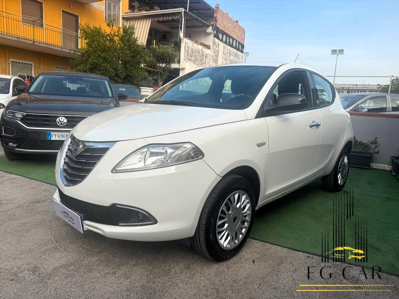 Lancia Ypsilon 0.9 TwinAir 85 CV 5 porte Metano Ecochic Gold 2014