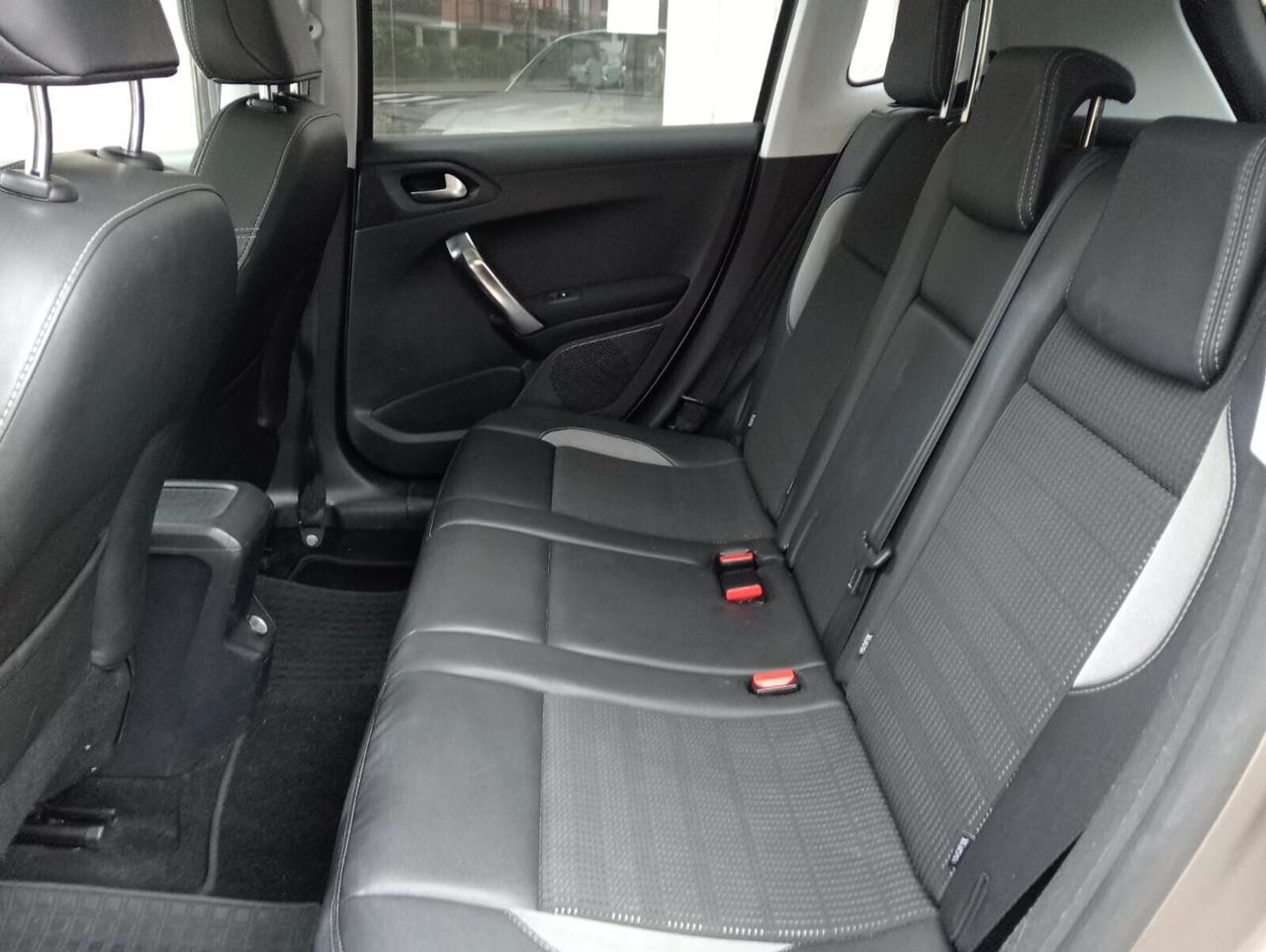 Peugeot 2008 1.6 VTi 120CV Allure