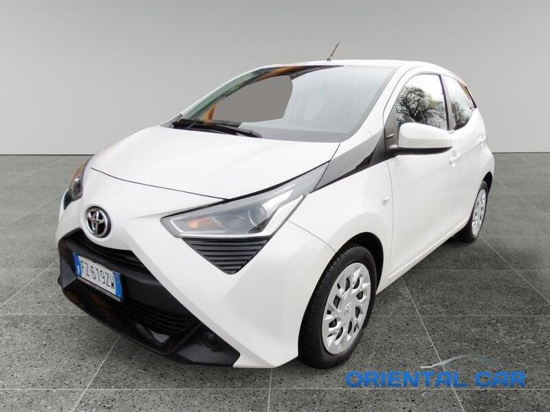 Toyota Aygo 1.0 VVT-i x-play MOLTO BELLA