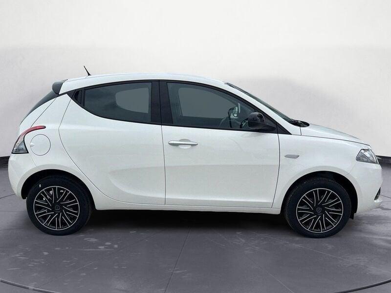 Lancia Ypsilon 1.0 FireFly 5 porte S&S Hybrid Oro