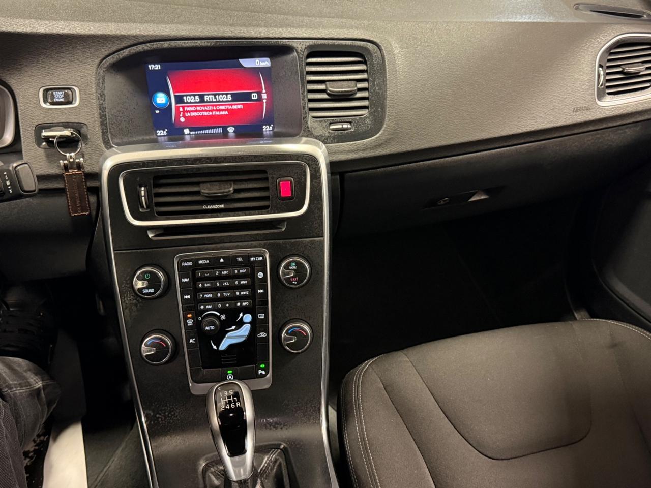 Volvo S60 D2 R-design