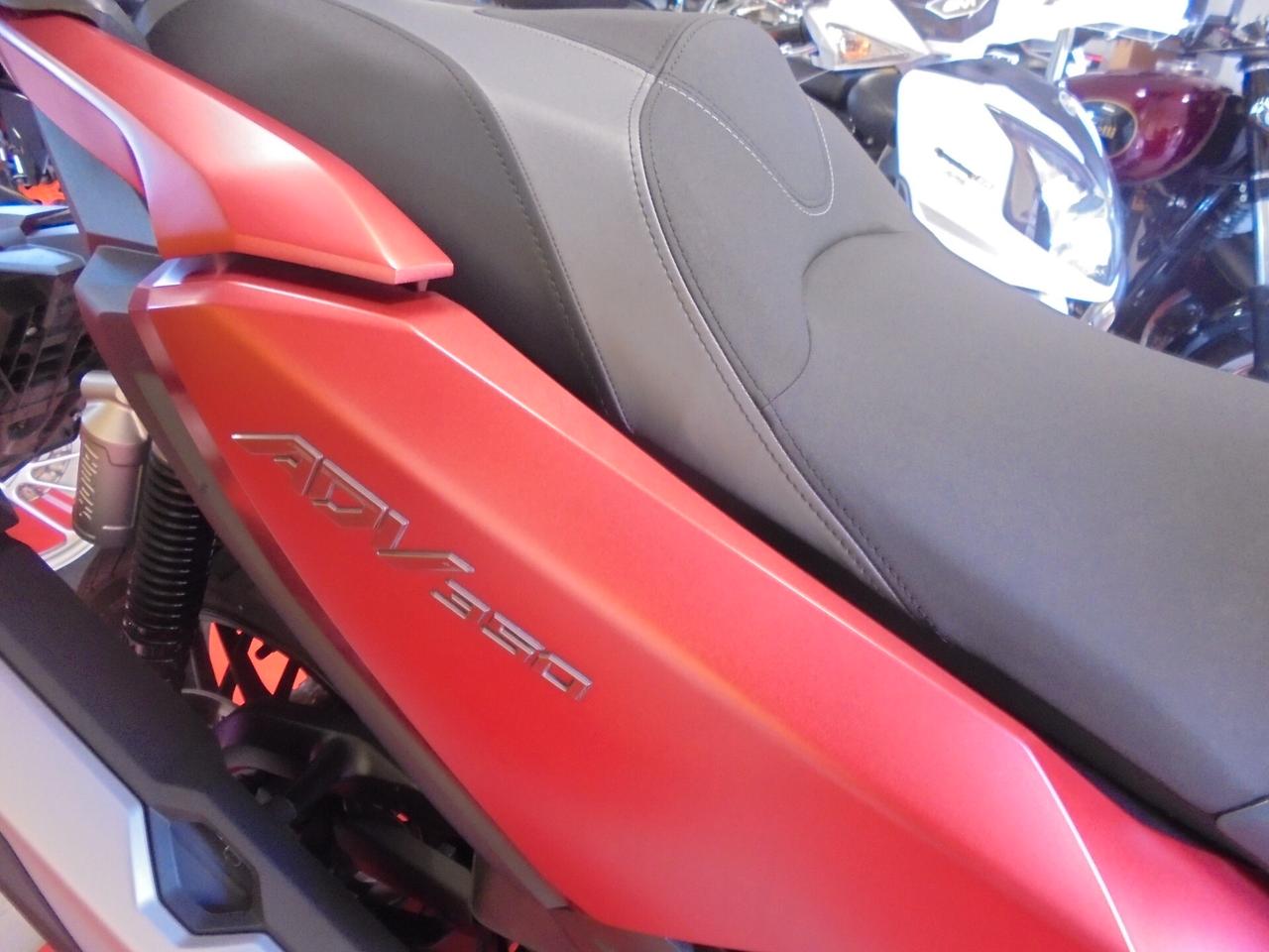 Honda ADV 350 ABS + TCS