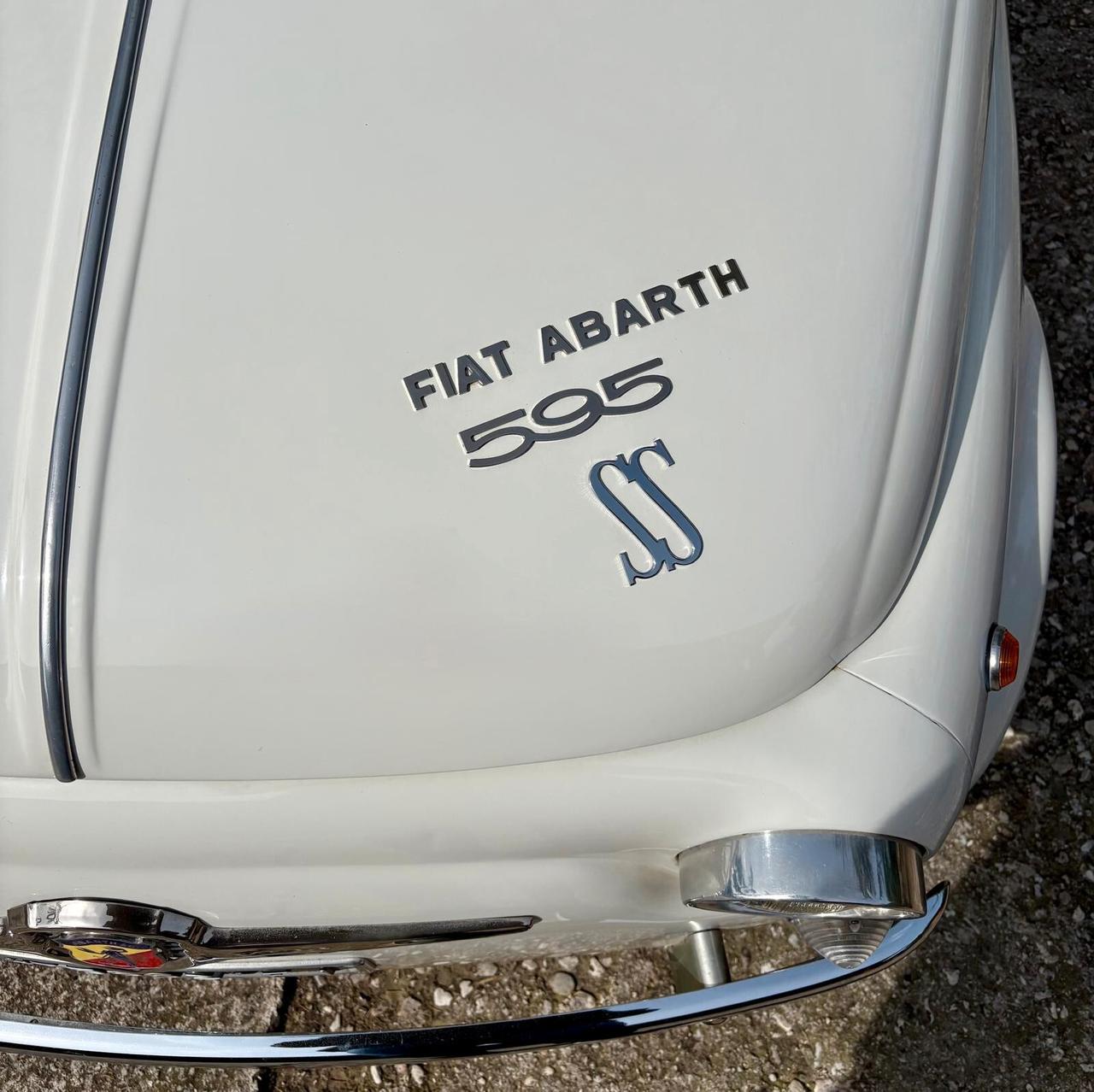 ABARTH 595 ESSEESSE ( 110 D )