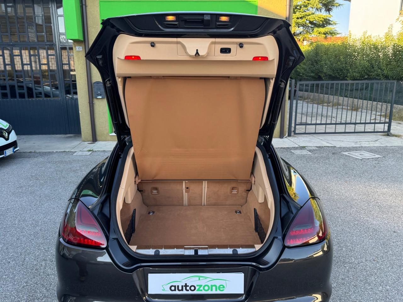 Porsche Panamera 4.8 Turbo – 2010 – 500 CV – Nero