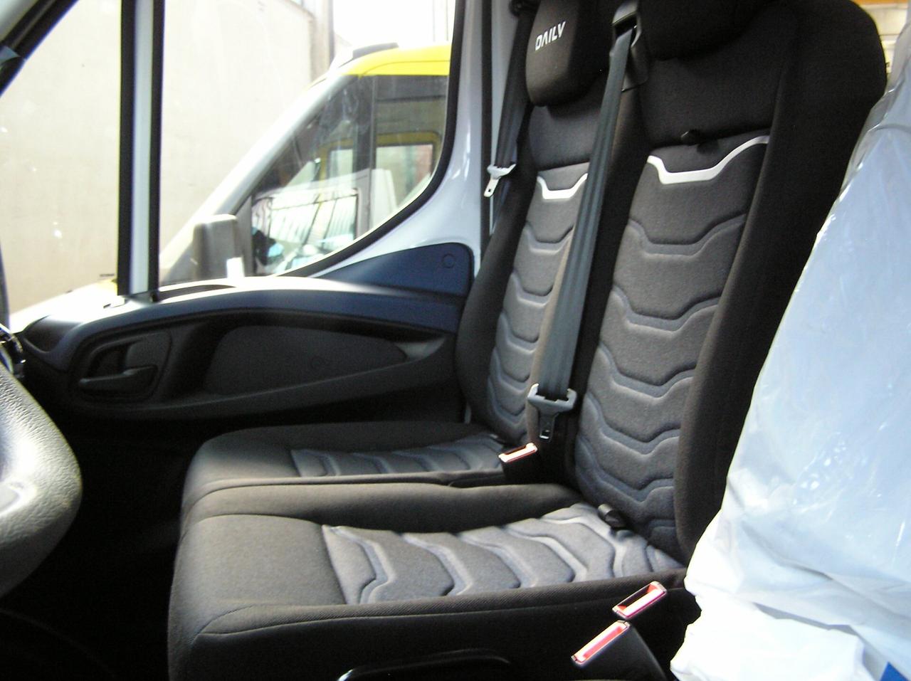 Carro attrezzi Daily 35C18 KM0 NUOVO PACK CONNECT scarrabile