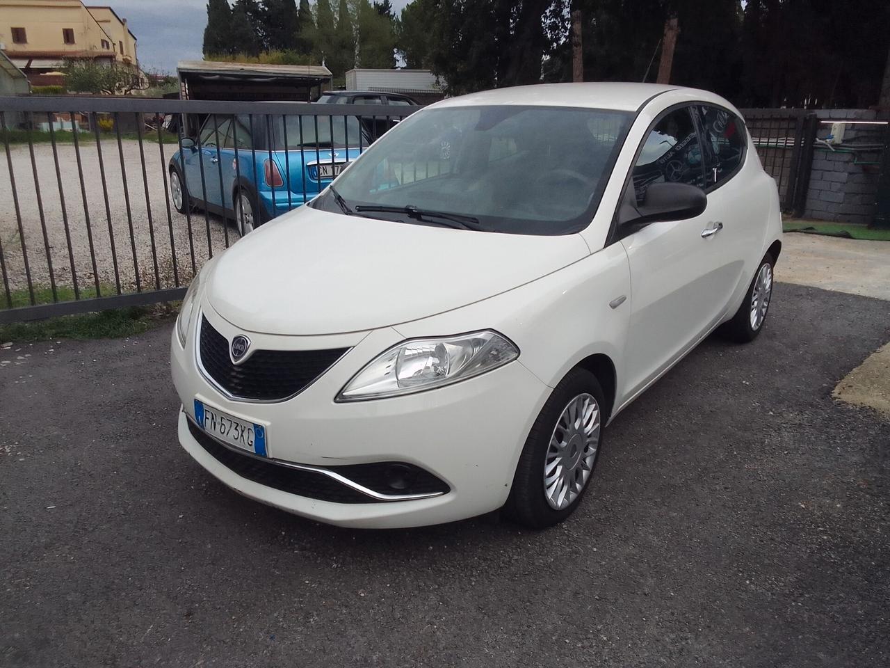 Lancia Ypsilon 1.2 69 CV 5 porte S&S Platinum