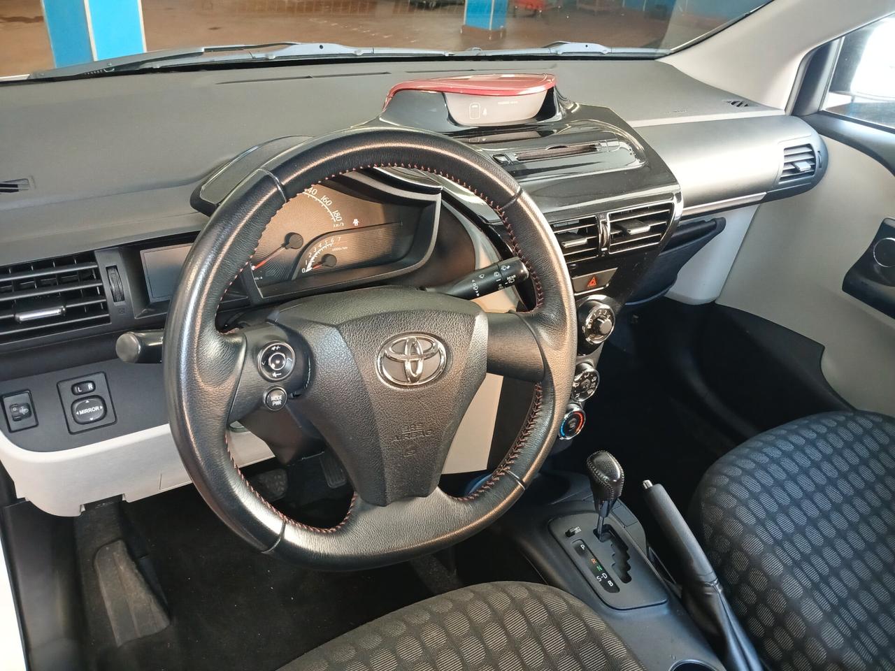 Toyota iQ 1.0 CVT Sol***AUTOMATICA 4 POOSTI ** KM 7 1 . 0 0 0 !!!!!*** 4 POSTI
