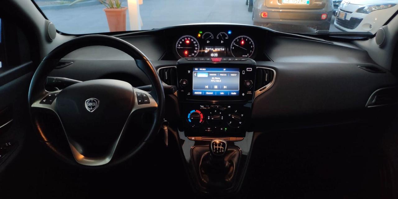 Lancia Ypsilon Gold 1.0 Hybrid/Benz 69 CV