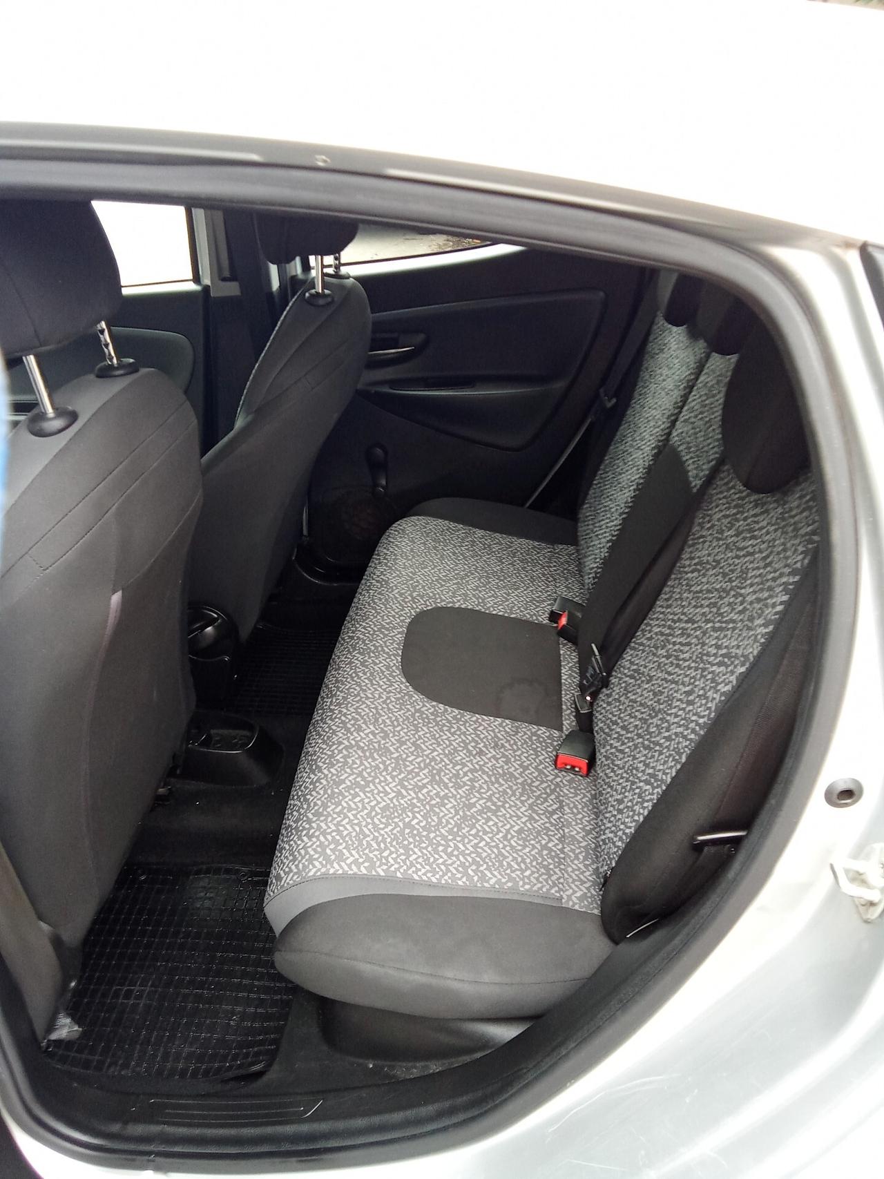 Lancia Ypsilon 1.3 MJT 16V 95 CV 013