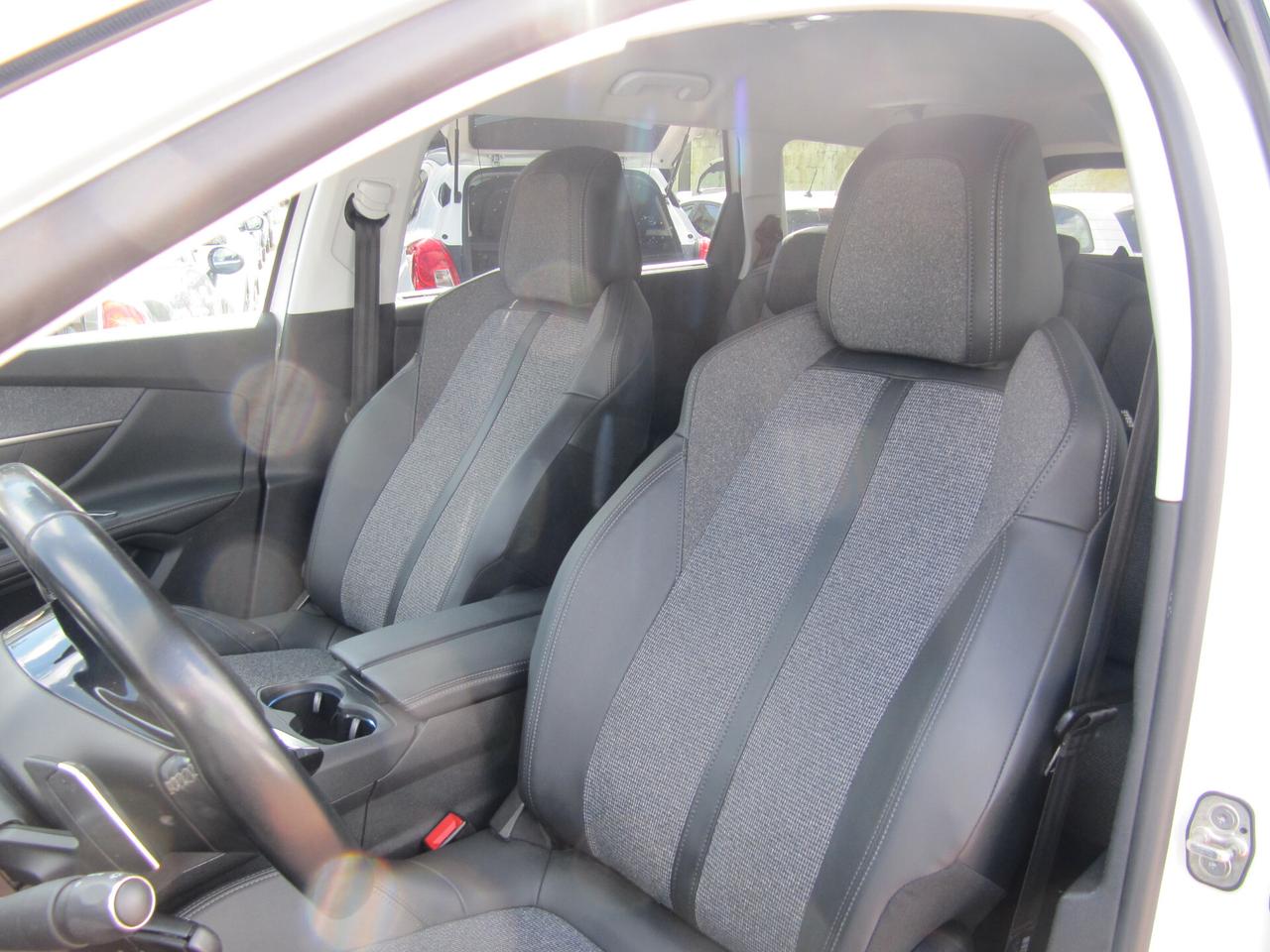 Peugeot 5008 BlueHDi 130 S&S EAT8 Allure - automatico