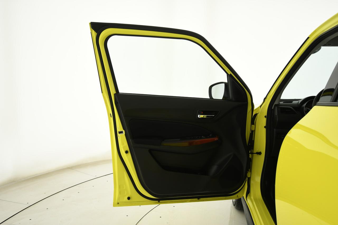 SUZUKI Swift 1.4h Sport 2wd ACC+CAMERA+C17"+NEOPATENTATI