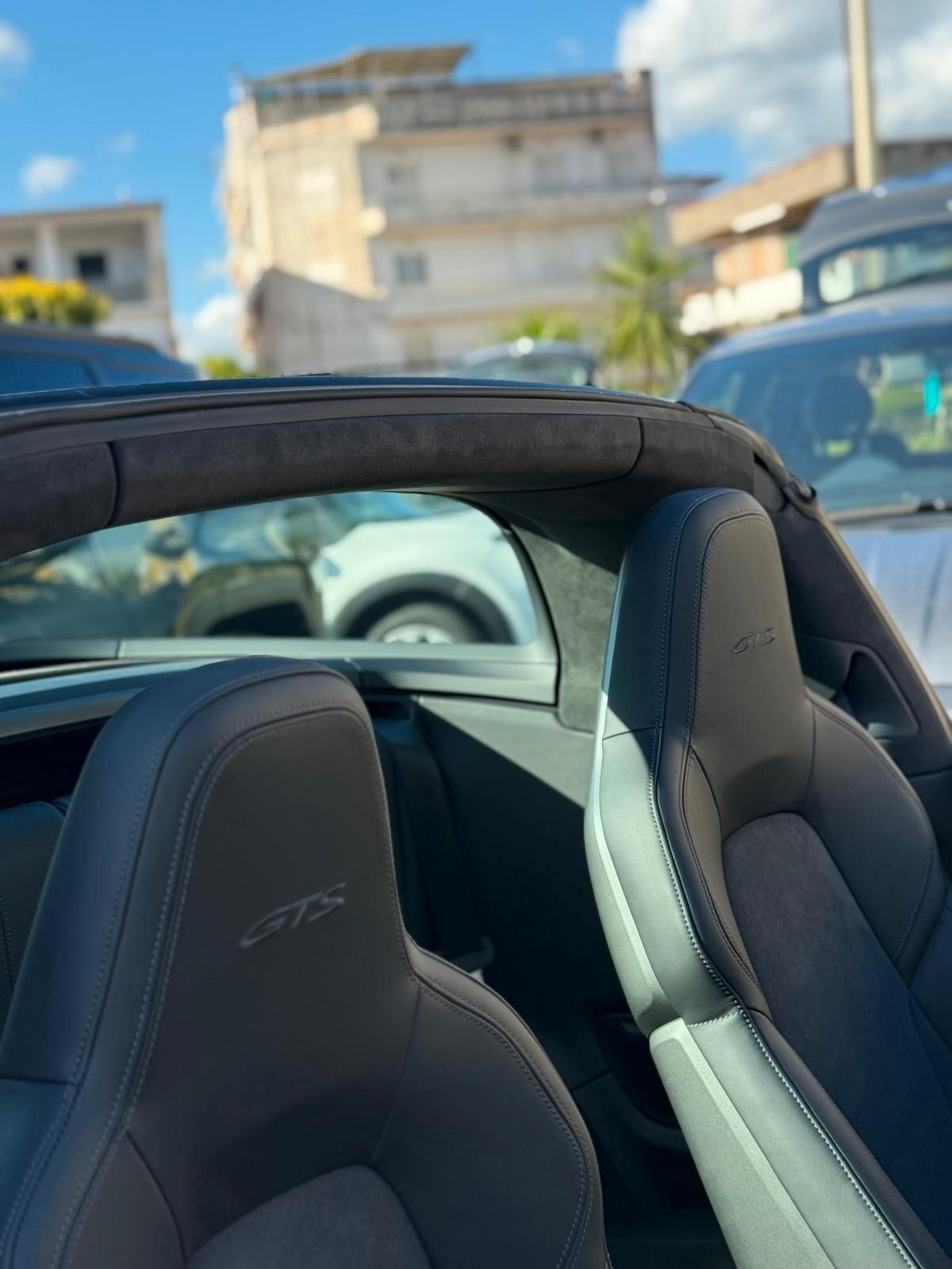 Porsche 911 Carrera 4 GTS Cabriolet
