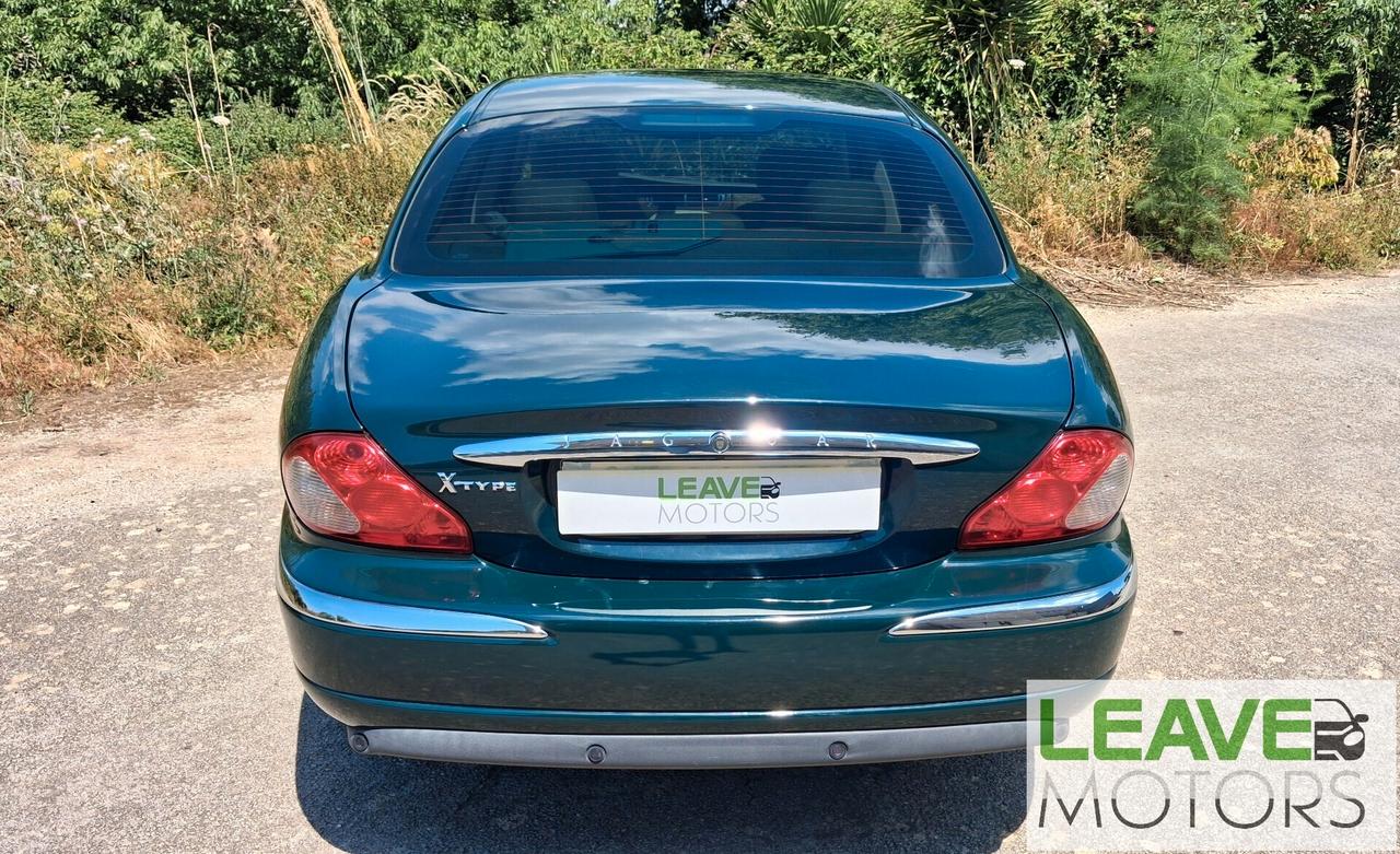 Jaguar X-Type 2 litri V6 Executive (M1540)