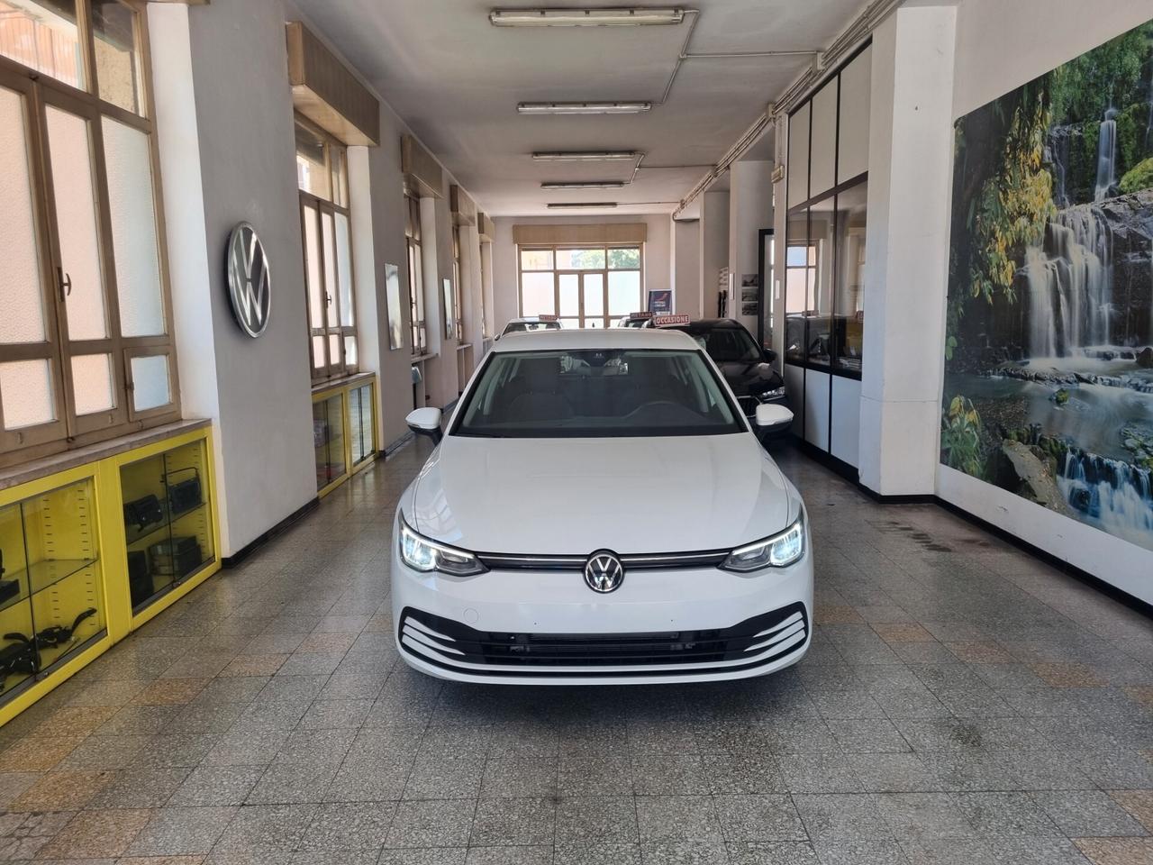 Volkswagen Golf 1.5 TGI DSG Life, 37800KM!!