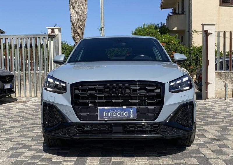 Audi Q2 S Line interno ed esterno 2.0 TDI 150CV s-tronic 35