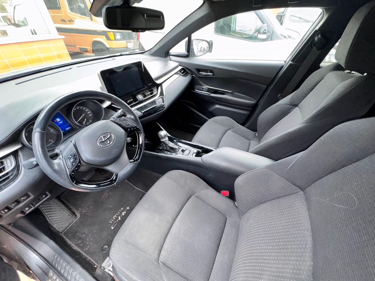 Toyota C-HR CHR 1.8 Hybrid E-CVT