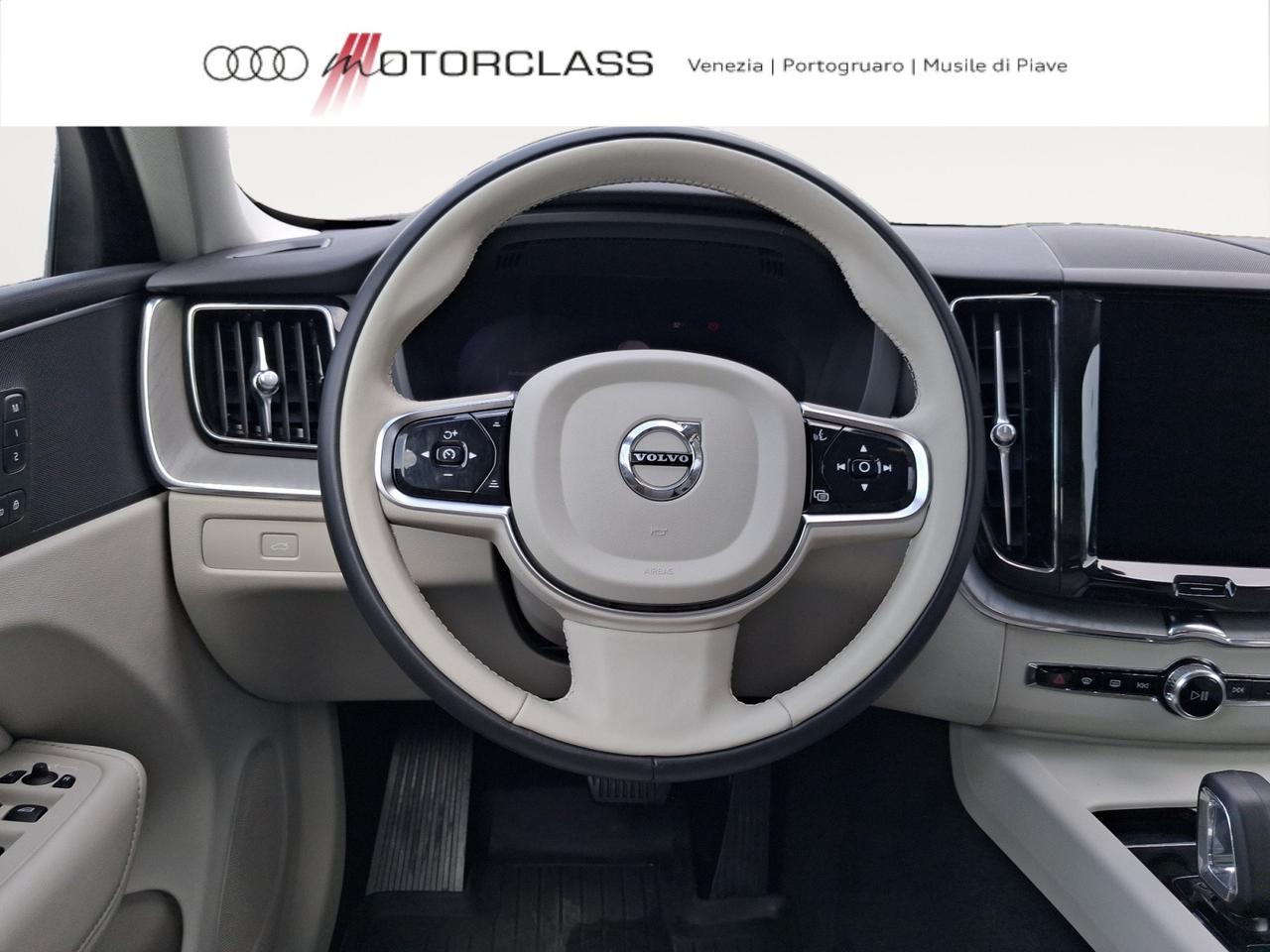 Volvo XC60 2.0 b4 plus dark awd automatico