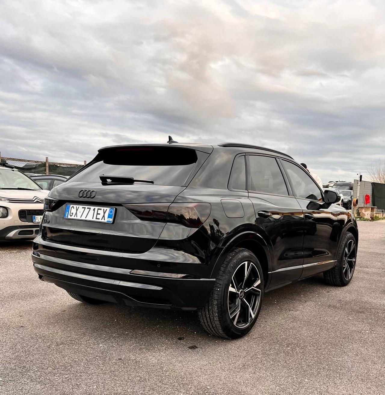 Audi Q3 35 TDI S tronic Business