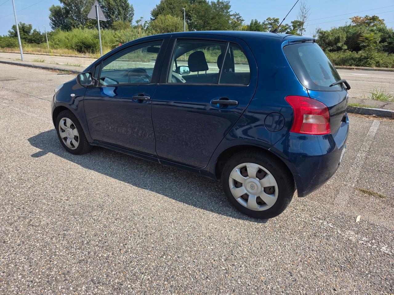 Toyota Yaris 1.0 5 porte