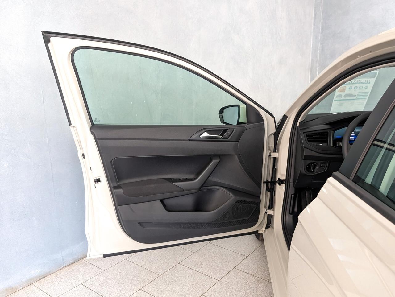 VOLKSWAGEN POLO 1.0 MPI 80CV LIMITED ED. PLUS KM0