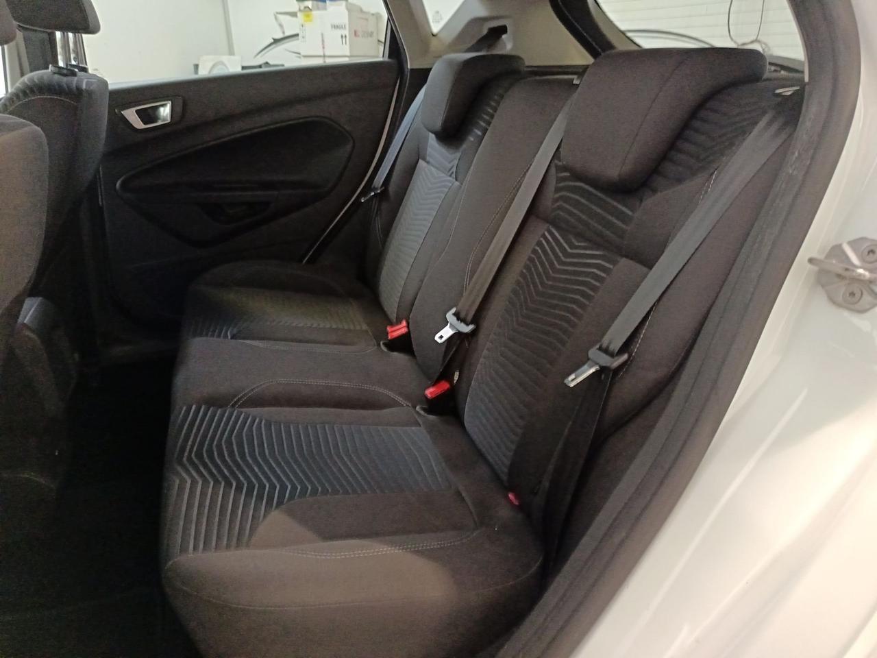 FORD Fiesta 6ª serie - Fiesta 1.4 5p. Bz.- GPL Titanium