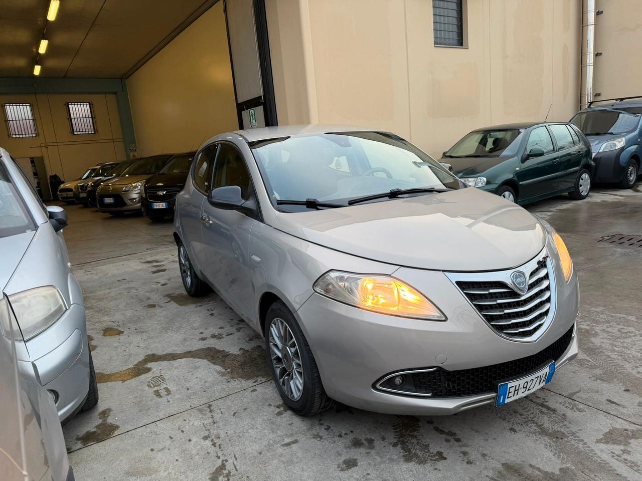Lancia Ypsilon 1.3 MJT 16V 95 CV 5 porte S&S Silver