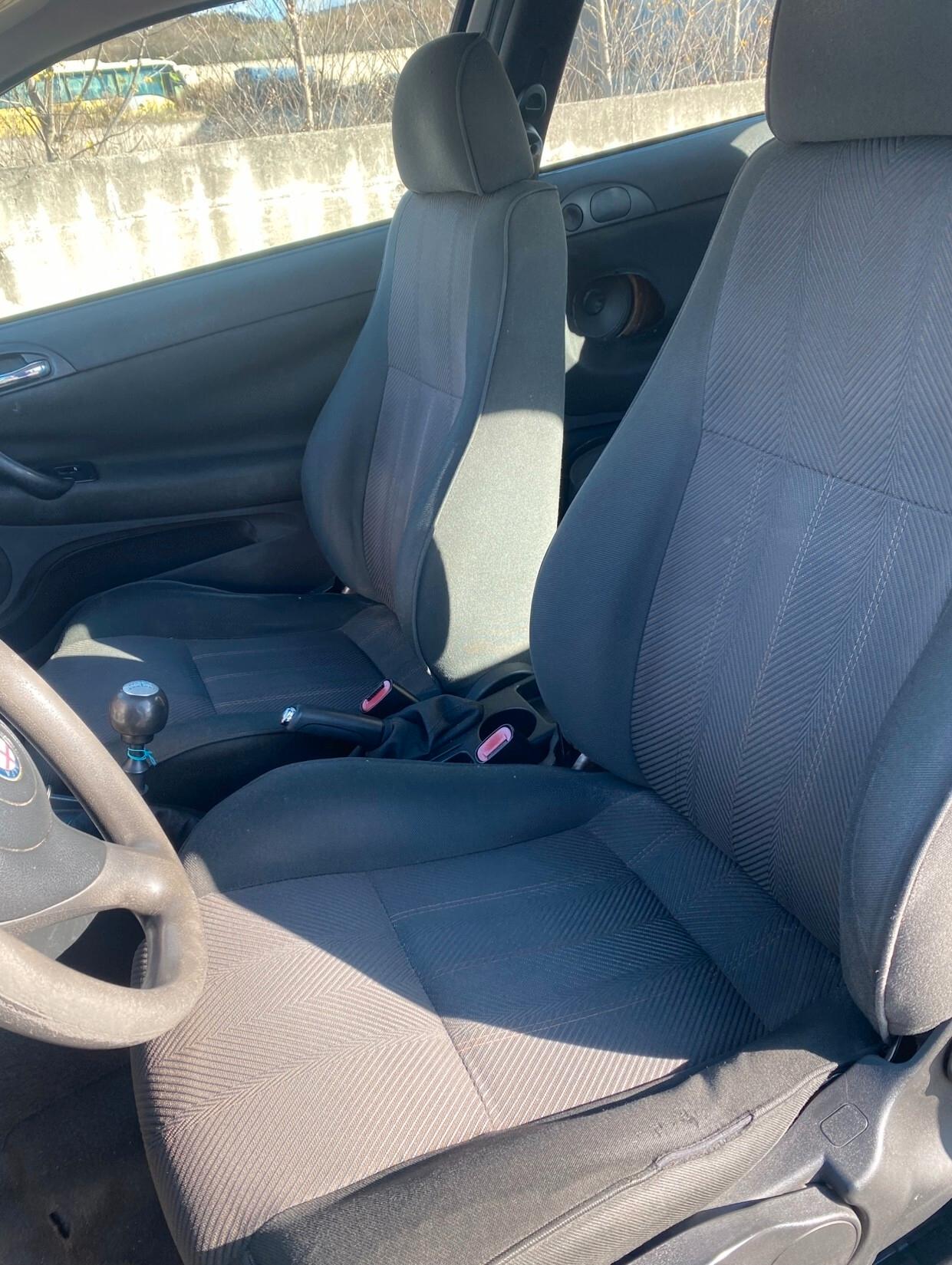 Alfa Romeo 147 1.9 JTD (115 CV) cat 3p. Distinctive