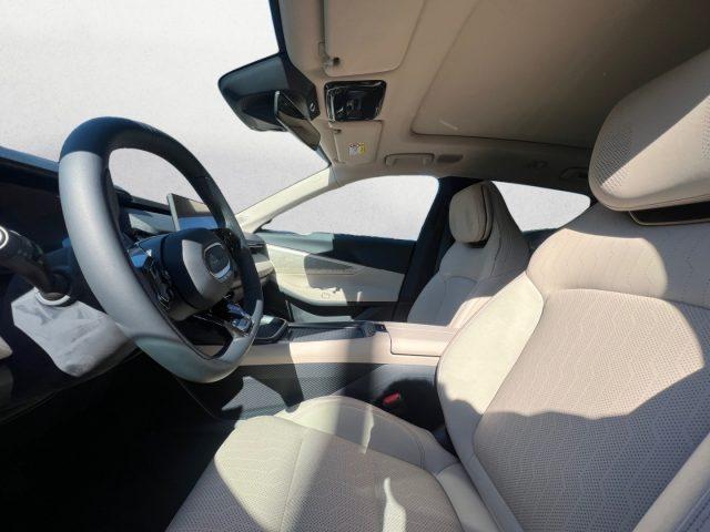LYNK & CO 08 PHEV More