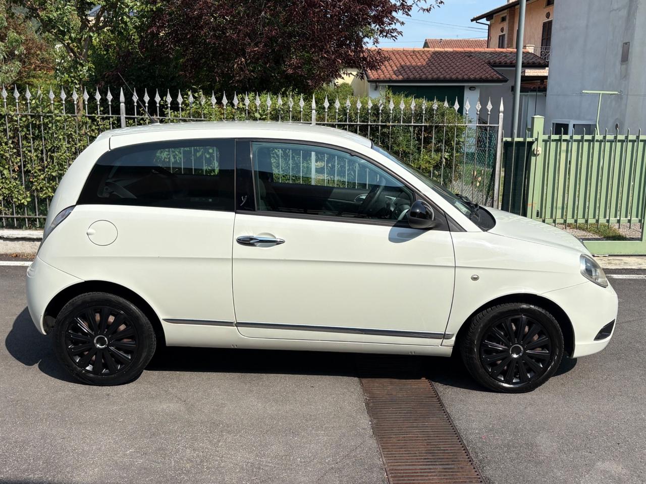 Lancia Ypsilon 1.2 69 CV Platinum NEOPATENTATI