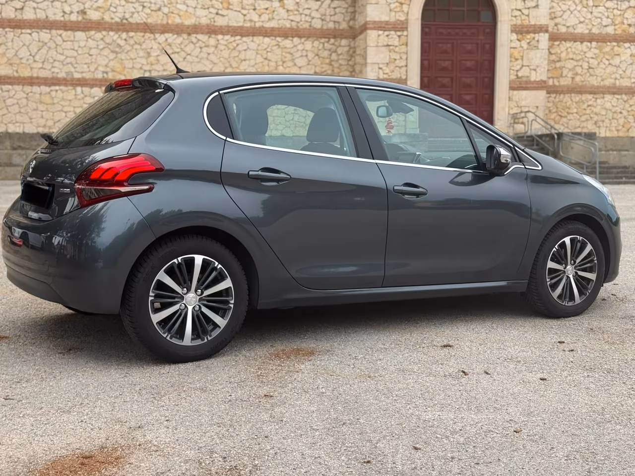 Peugeot 208 PureTech 82 5 porte Allure