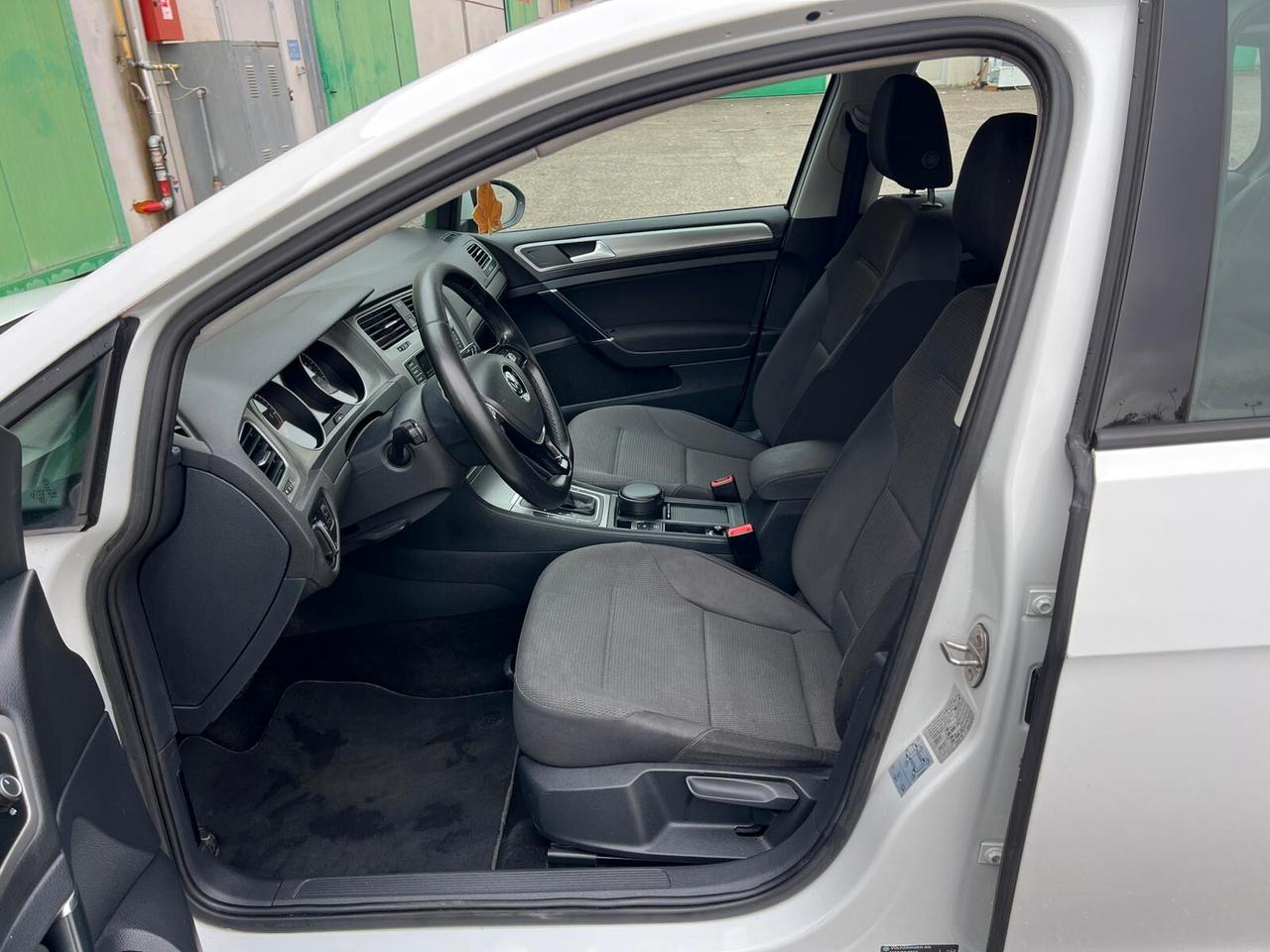 Volkswagen Golf 1.6 TDI DSG 5p. PER NEOPATENTATI CAMBIO AUTOMATICO