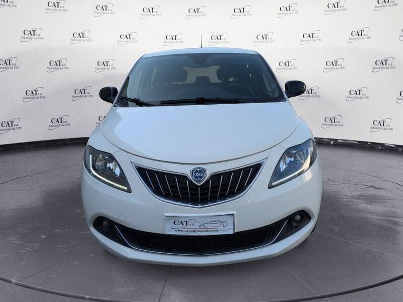 Lancia Ypsilon 0.9 silver hybrid