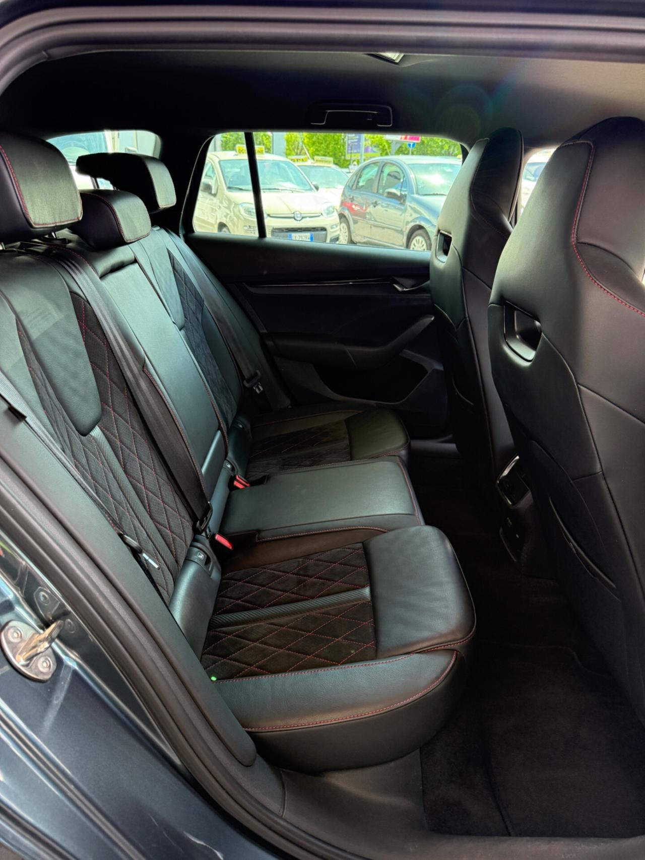 SKODA OCTAVIA 2.0 TDI EVO SCR 200 CV DSG 4x4 Wagon RS