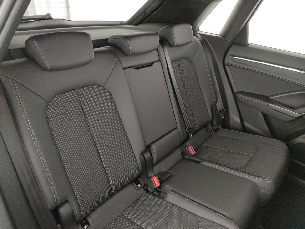 Audi Q3 35 2.0 tdi s line edition s-tronic