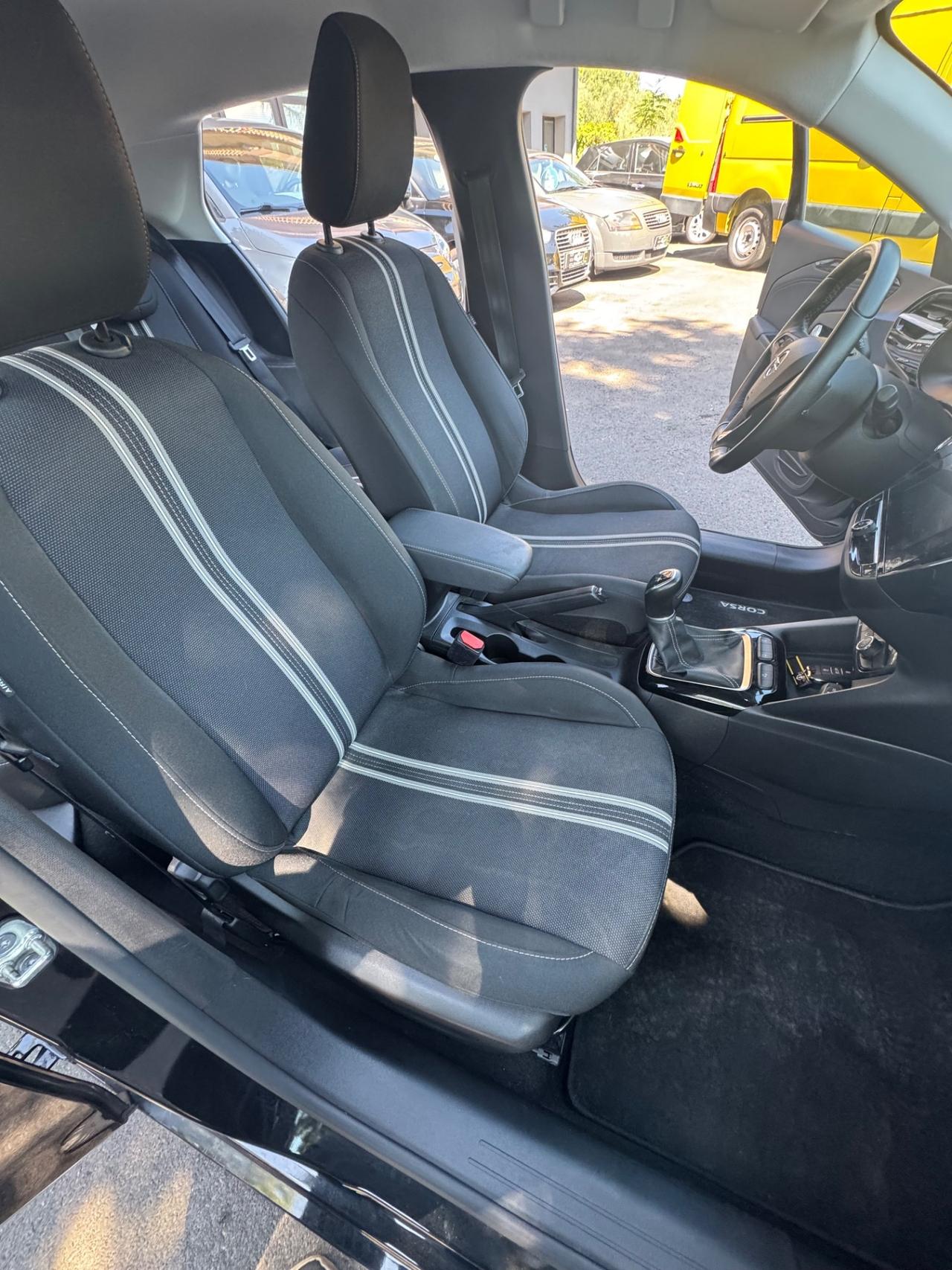 Opel Corsa 1.2 Blitz Edition