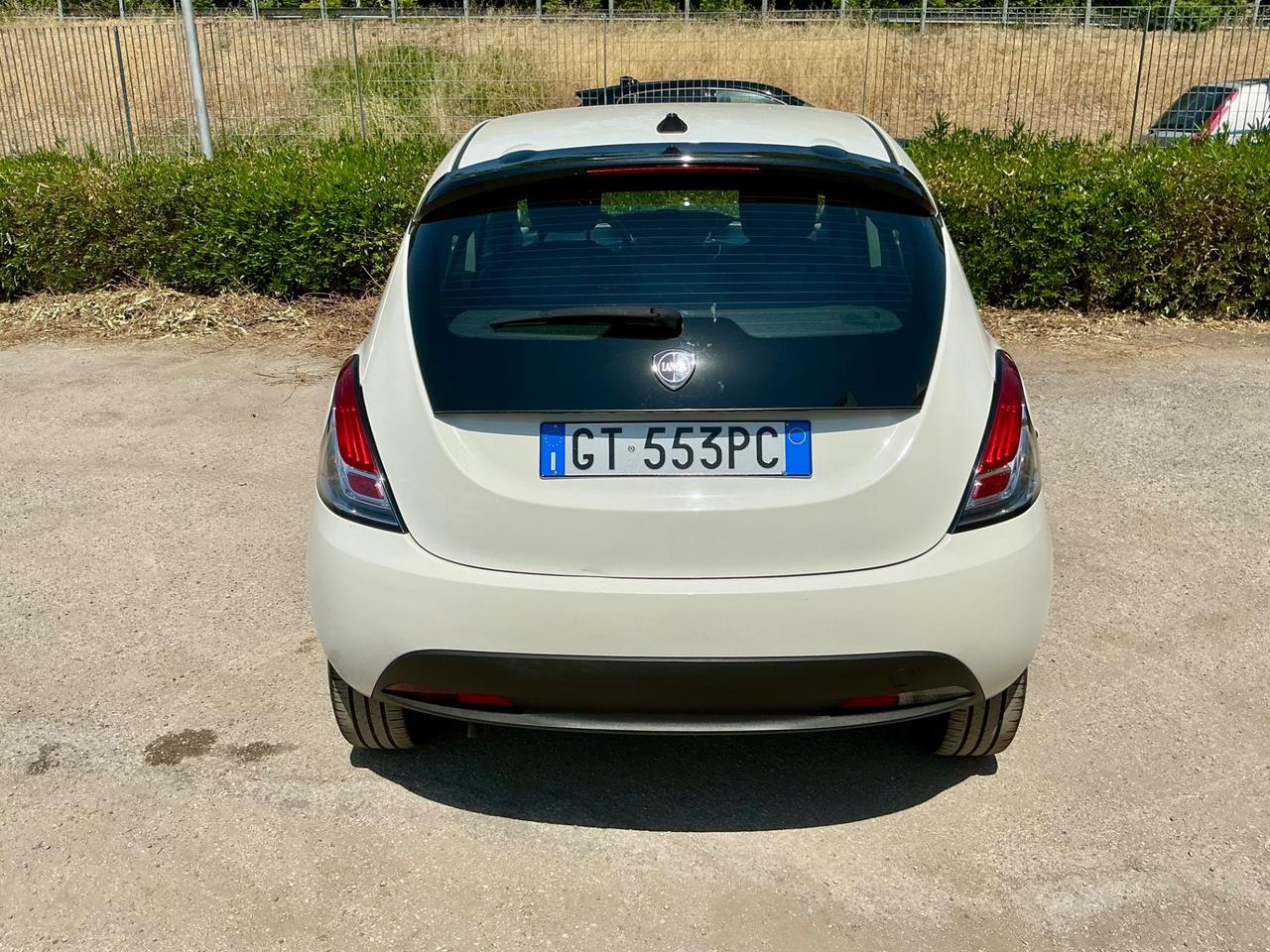 Lancia Ypsilon 1.0 70Cv FireFly Hybrid Gold 5 Posti