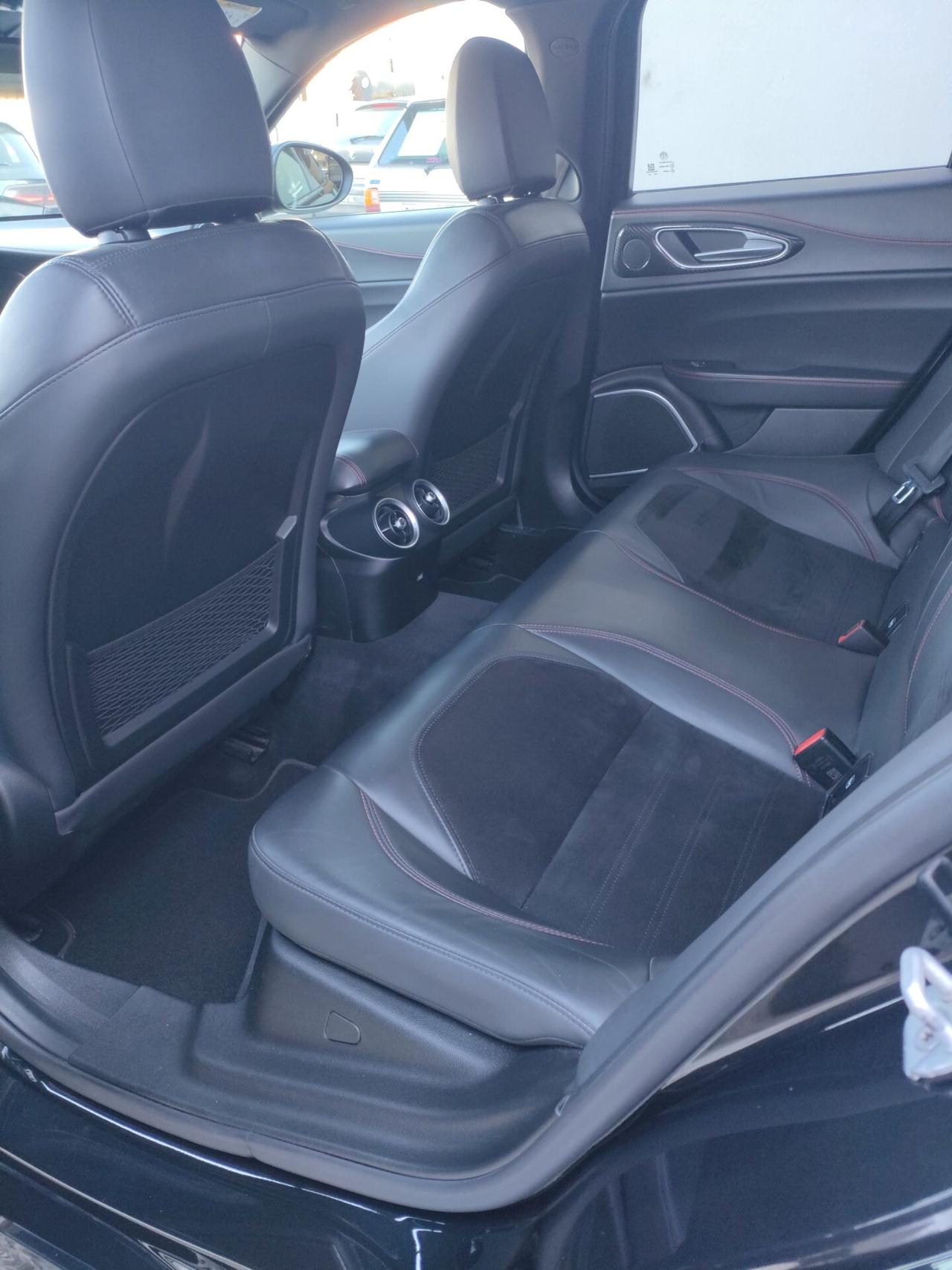 Alfa Romeo Giulia 2.9 T V6 Quadrifoglio