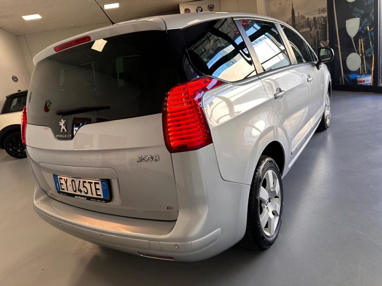 PUGEOT 5008 1.6 HDI 7 POSTI