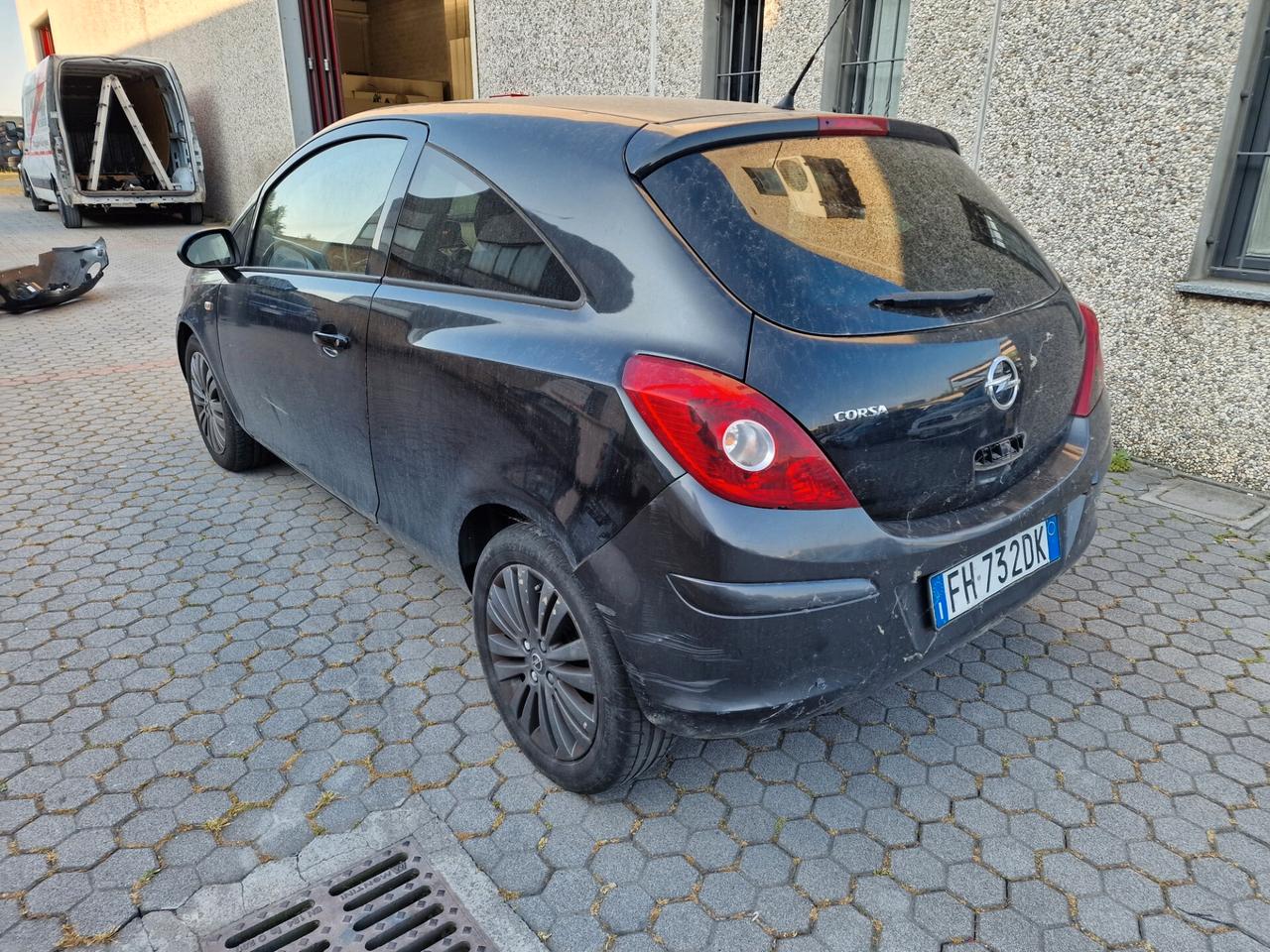 Opel Corsa 1.2 GPL per commercianti