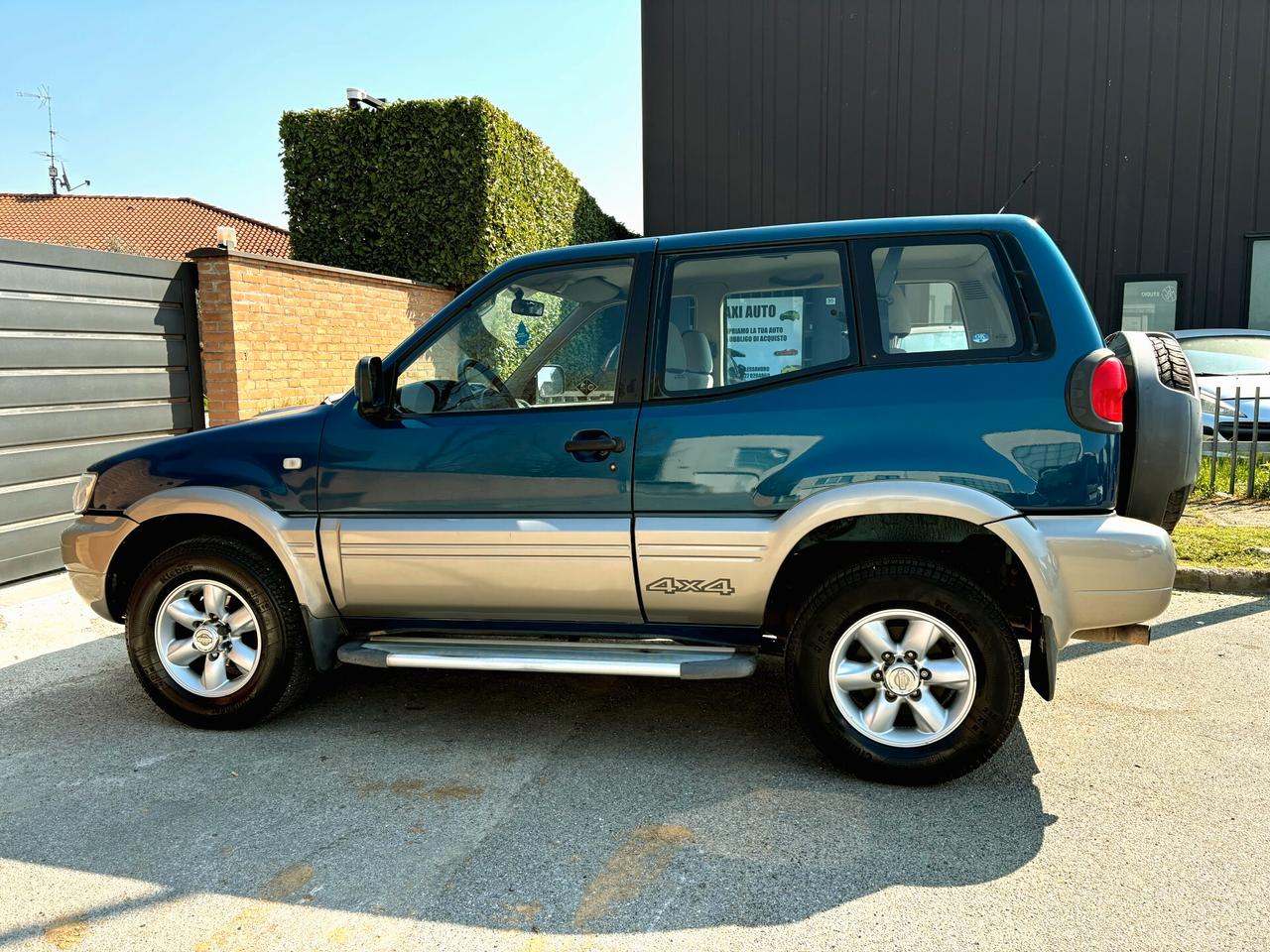 NISSAN TERRANO 2.7D 4x4 - 172000km -U.Propr-2000