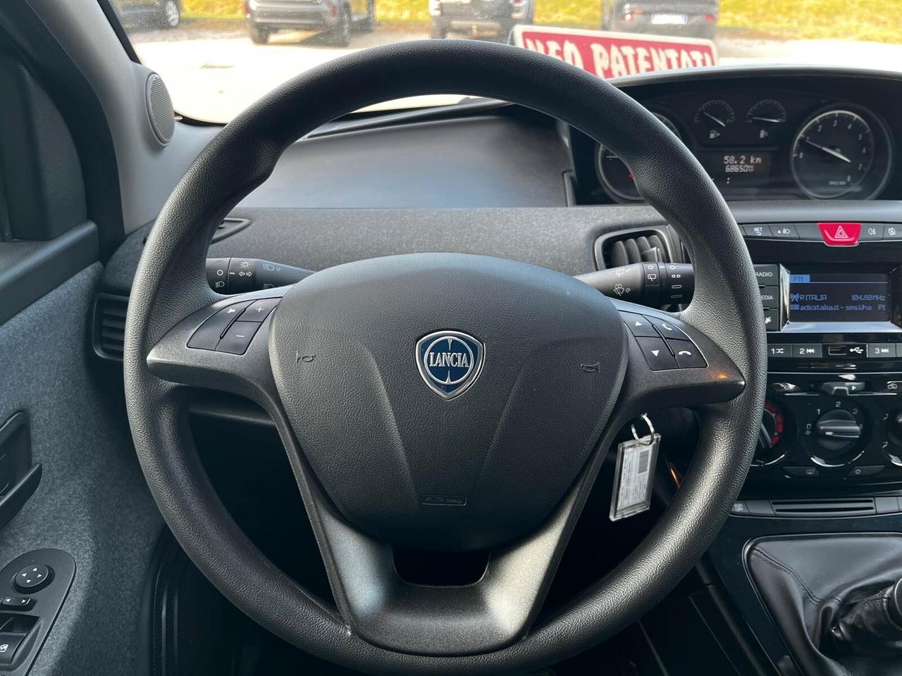Lancia Ypsilon 1.0 FireFly 5 porte S&S Hybrid Silver Plus