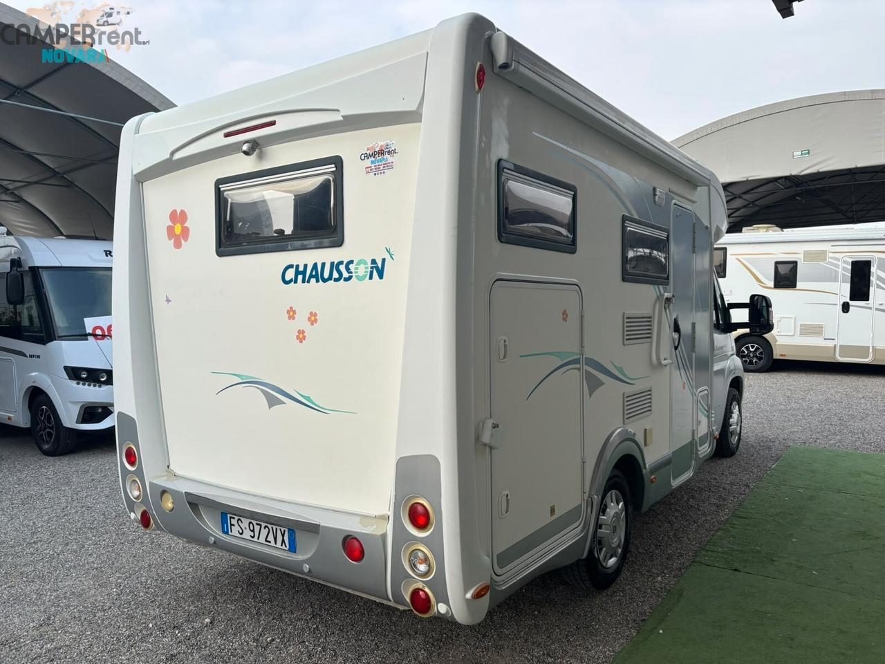 CHAUSSON WELCOME WS - Semintegrale compatto con letto matrimoniale in coda ed ampio garage