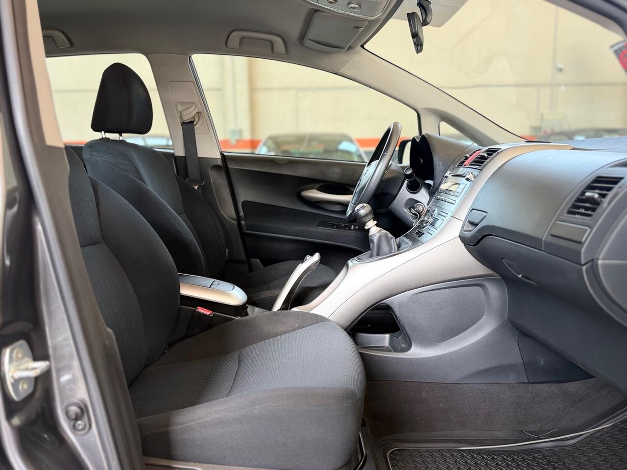 Toyota Auris 2.0 D-4D DPF 5 porte Sol NEOPATENTATI