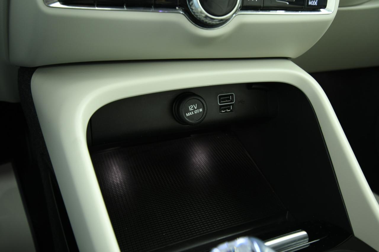 VOLVO XC40 1.5 t5 phev Inscription auto PELLE+APP CONNECT+C19"