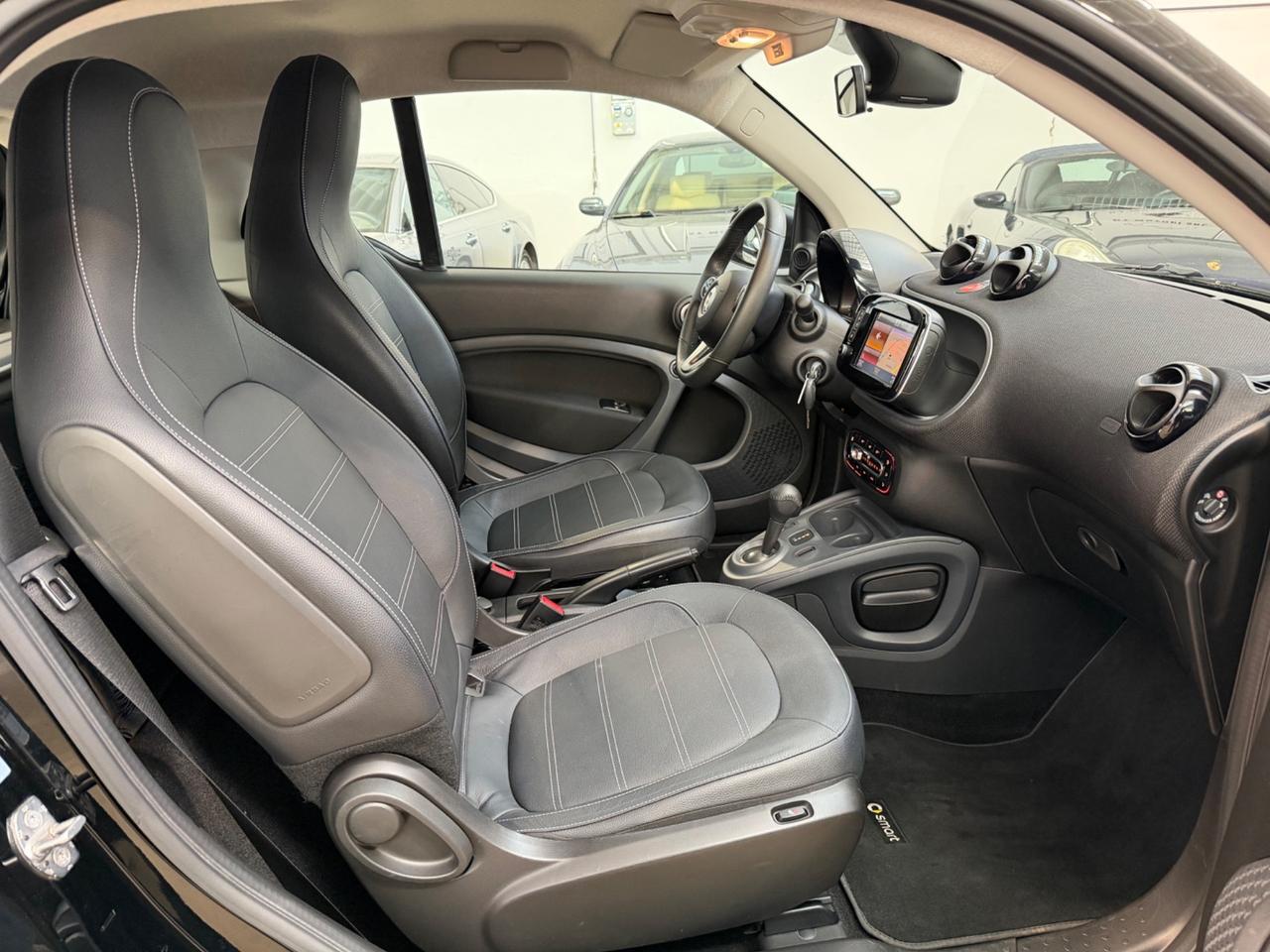 Smart ForTwo TAGLIANDI MERCEDES-PARI AL NUOVO-SCHERMO