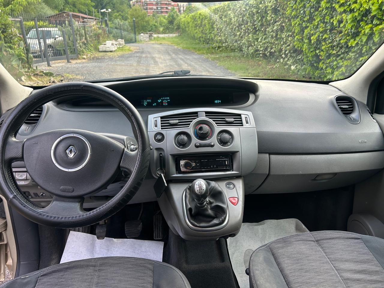 Renault Scenic 1.9 dCi Dynamique