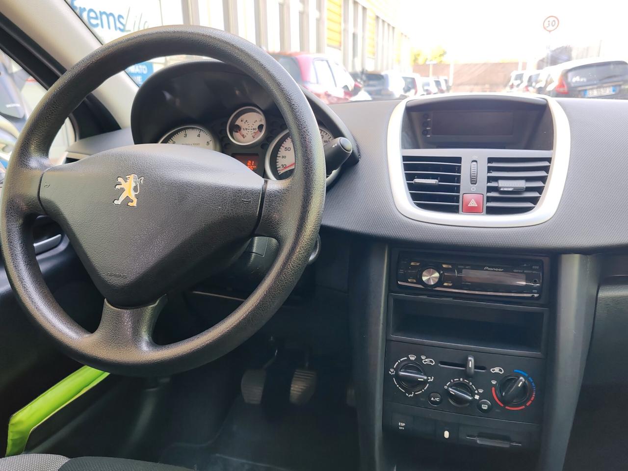 Peugeot 207 1.4 ok neopatentati km 72.000